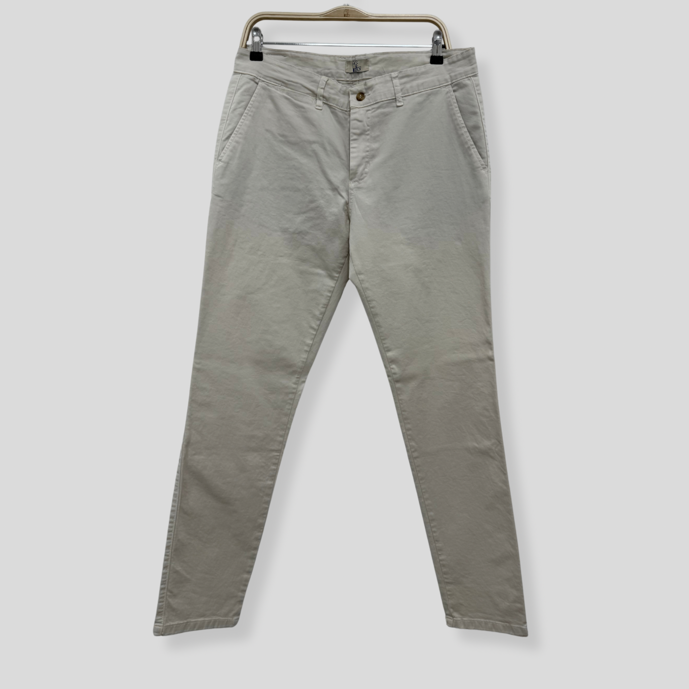 PANTALÓN CHINO