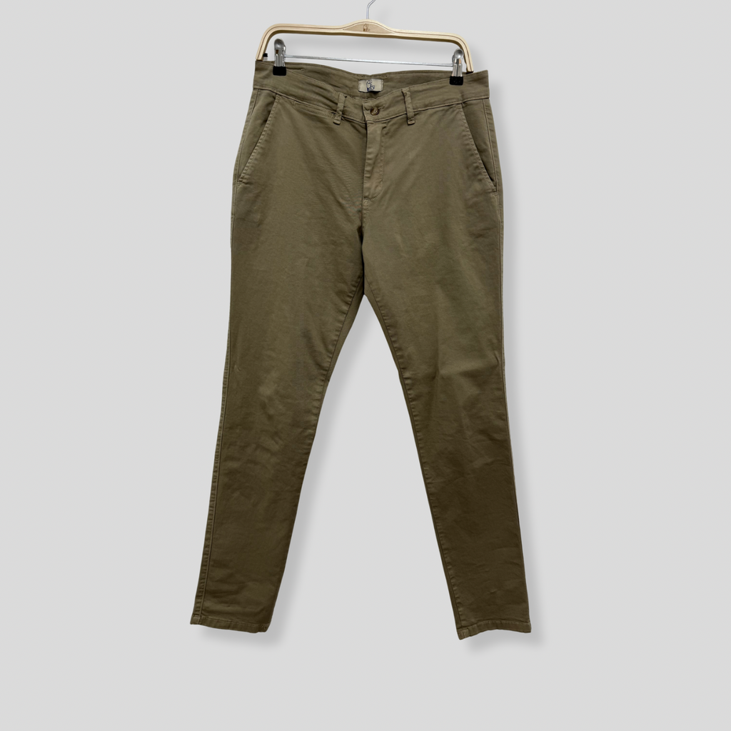 PANTALÓN CHINO